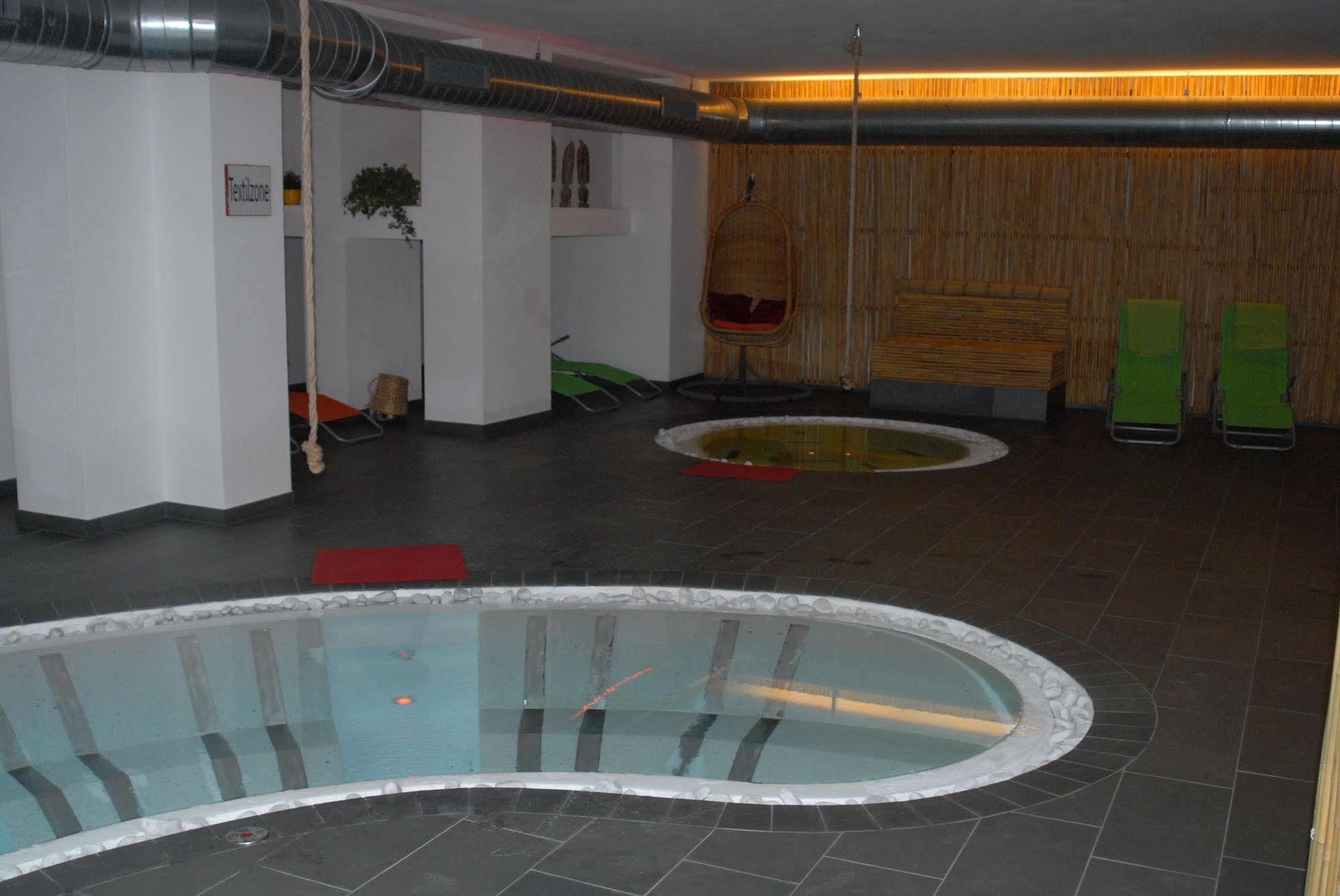 Hotel Bamboo Coldrano Buitenkant foto